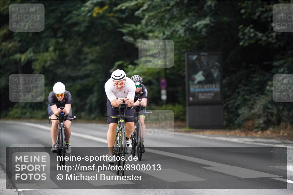 14.09.2025 - Stadtparktriathlon Michael Burmester http://msf.ph/oto/8908013 14.09.2025 09:25:17 Radfahren 322, 397, 468, 493, 502 meine-sportfotos.de