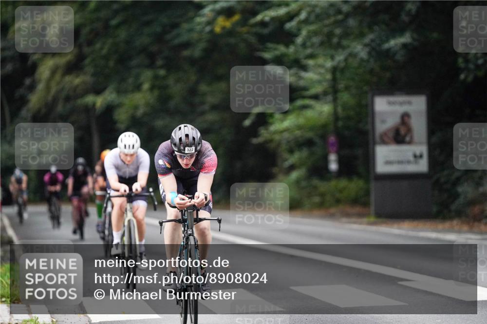 14.09.2025 - Stadtparktriathlon Michael Burmester http://msf.ph/oto/8908024 14.09.2025 09:25:25 Radfahren 322, 422, 431, 452, 475, 499 meine-sportfotos.de