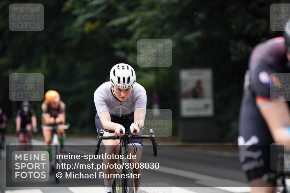 14.09.2025 - Stadtparktriathlon Michael Burmester http://msf.ph/oto/8908030 14.09.2025 09:25:26 Radfahren 322, 422, 431, 452, 475, 499 meine-sportfotos.de