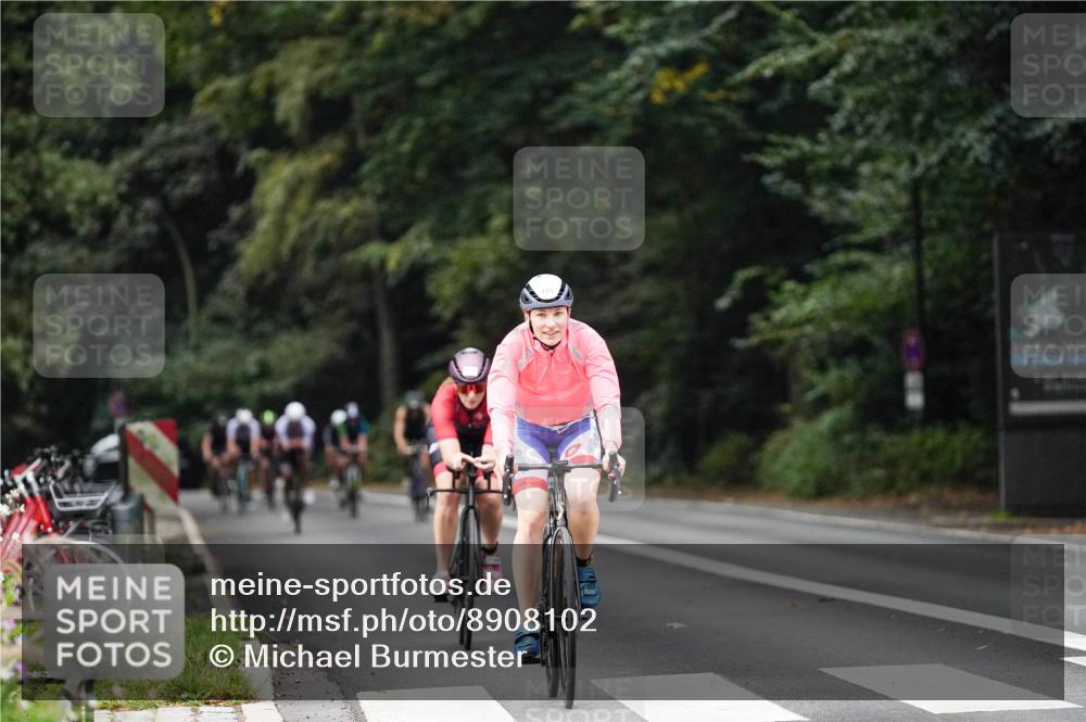 14.09.2025 - Stadtparktriathlon Michael Burmester http://msf.ph/oto/8908102 14.09.2025 09:26:17 Radfahren 415, 443, 464, 486, 495 meine-sportfotos.de