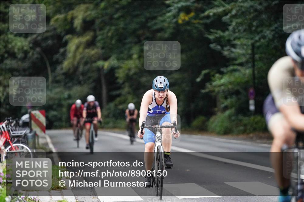 14.09.2025 - Stadtparktriathlon Michael Burmester http://msf.ph/oto/8908150 14.09.2025 09:26:40 Radfahren 302, 306, 338, 442, 456, 479 meine-sportfotos.de