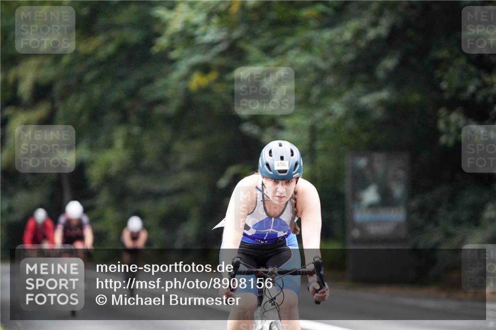 14.09.2025 - Stadtparktriathlon Michael Burmester http://msf.ph/oto/8908156 14.09.2025 09:26:41 Radfahren 302, 306, 338, 442, 456, 479 meine-sportfotos.de