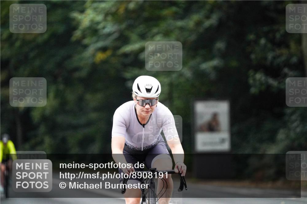 14.09.2025 - Stadtparktriathlon Michael Burmester http://msf.ph/oto/8908191 14.09.2025 09:27:15 Radfahren 359, 438, 469, 494 meine-sportfotos.de