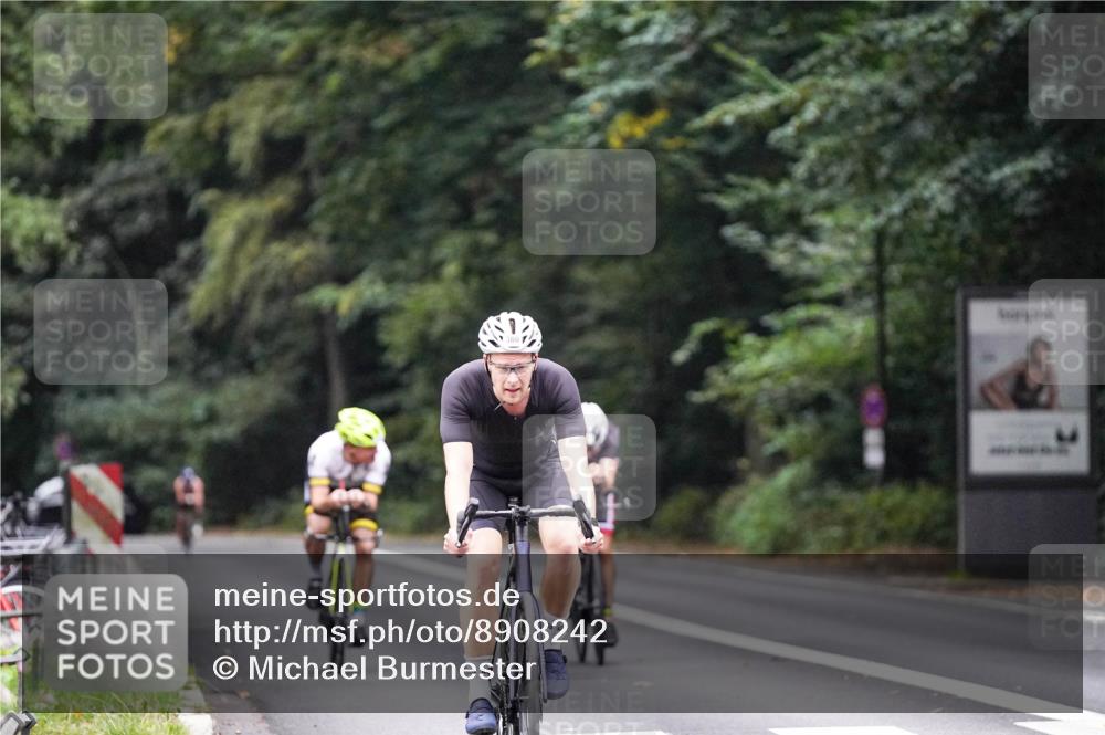 14.09.2025 - Stadtparktriathlon Michael Burmester http://msf.ph/oto/8908242 14.09.2025 09:27:45 Radfahren 380, 386, 401, 404, 445, 506 meine-sportfotos.de
