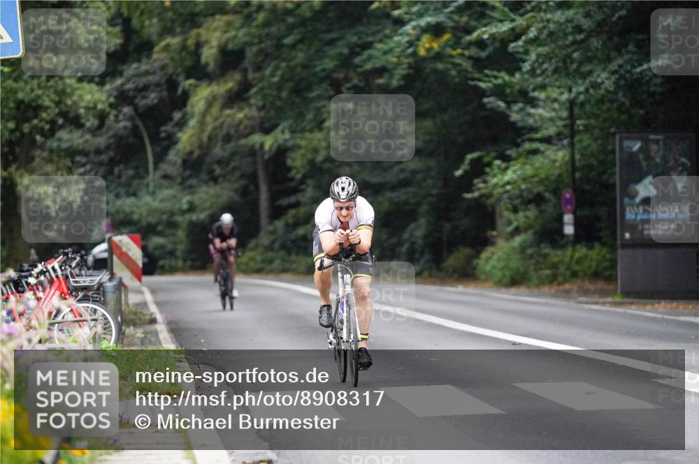 14.09.2025 - Stadtparktriathlon Michael Burmester http://msf.ph/oto/8908317 14.09.2025 09:28:45 Radfahren 398, 410 meine-sportfotos.de