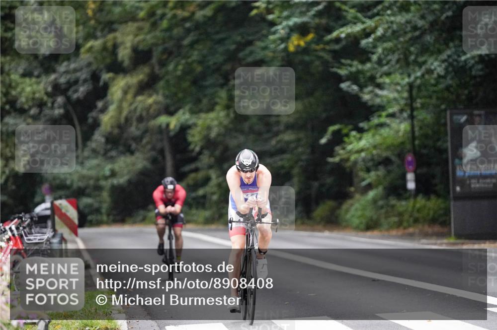 14.09.2025 - Stadtparktriathlon Michael Burmester http://msf.ph/oto/8908408 14.09.2025 09:30:04 Radfahren 394, 412, 450, 484, 501 meine-sportfotos.de
