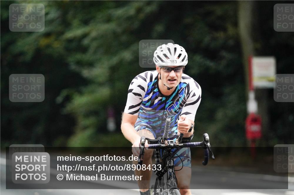 14.09.2025 - Stadtparktriathlon Michael Burmester http://msf.ph/oto/8908433 14.09.2025 09:34:56 Radfahren 383, 386, 393, 438, 477 meine-sportfotos.de