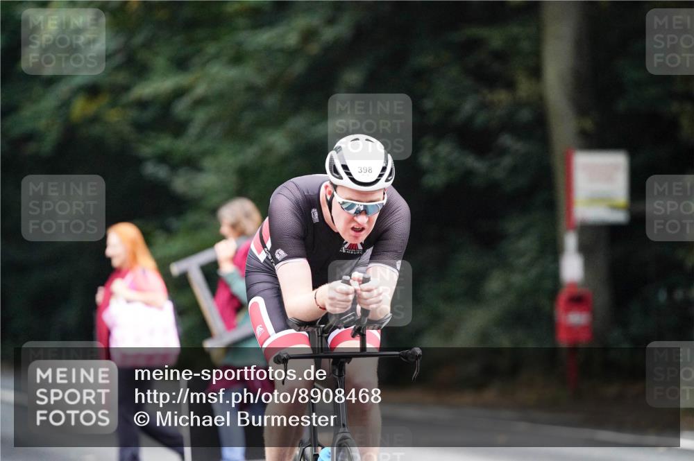 14.09.2025 - Stadtparktriathlon Michael Burmester http://msf.ph/oto/8908468 14.09.2025 09:35:23 Radfahren 398, 494 meine-sportfotos.de