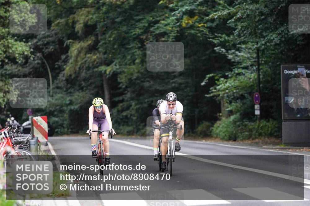 14.09.2025 - Stadtparktriathlon Michael Burmester http://msf.ph/oto/8908470 14.09.2025 09:35:36 Radfahren 410, 467, 498 meine-sportfotos.de
