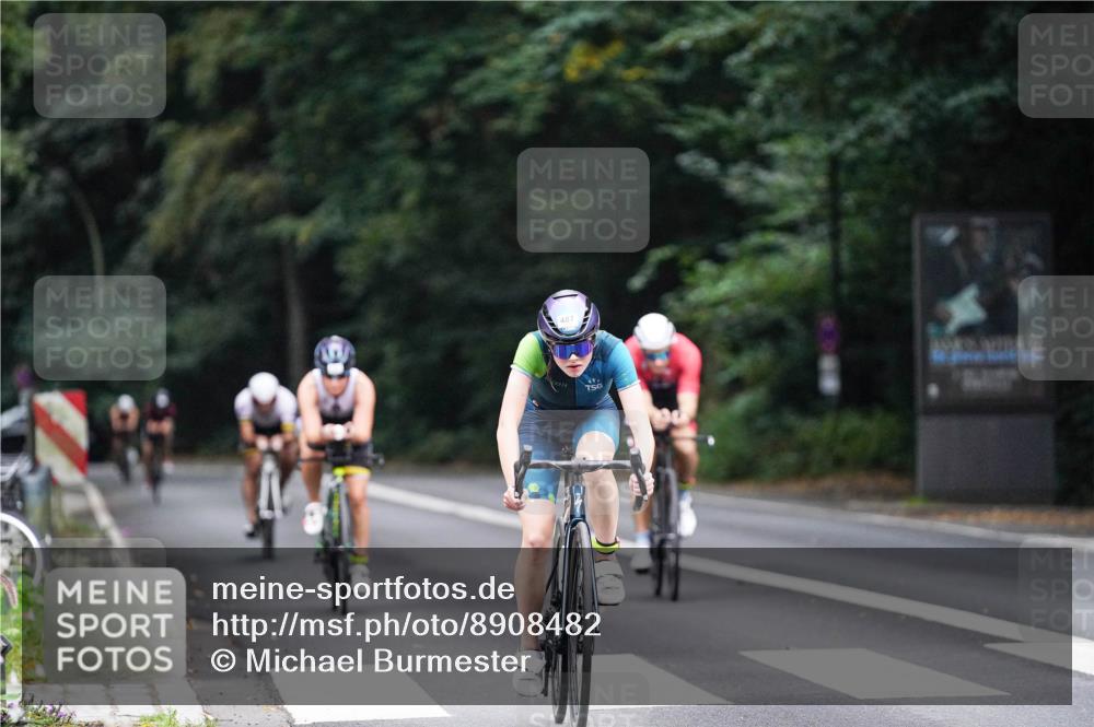 14.09.2025 - Stadtparktriathlon Michael Burmester http://msf.ph/oto/8908482 14.09.2025 09:35:48 Radfahren 392, 406, 460, 487, 505 meine-sportfotos.de