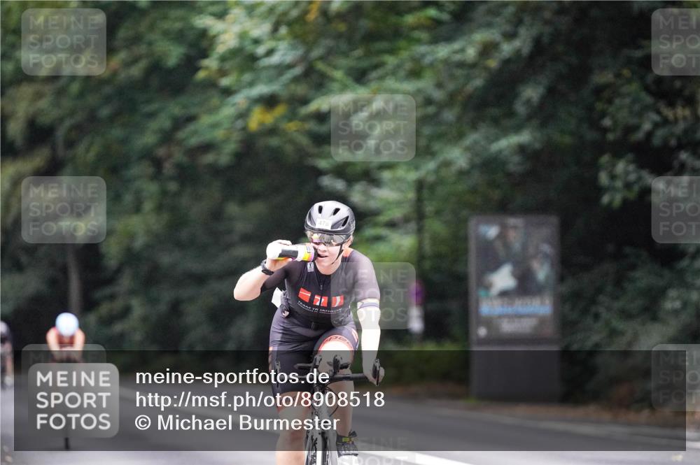 14.09.2025 - Stadtparktriathlon Michael Burmester http://msf.ph/oto/8908518 14.09.2025 09:36:00 Radfahren 460, 462, 466, 478, 504 meine-sportfotos.de