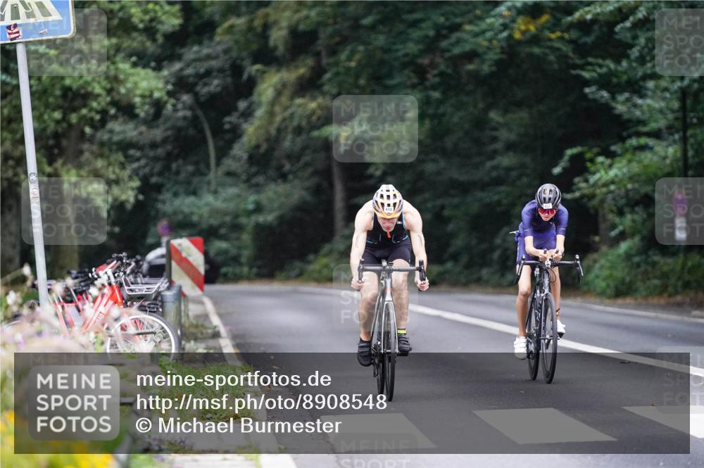 14.09.2025 - Stadtparktriathlon Michael Burmester http://msf.ph/oto/8908548 14.09.2025 09:36:44 Radfahren 418, 437 meine-sportfotos.de