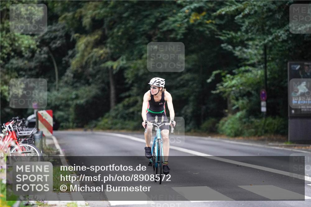 14.09.2025 - Stadtparktriathlon Michael Burmester http://msf.ph/oto/8908572 14.09.2025 09:37:07 Radfahren 423, 500 meine-sportfotos.de