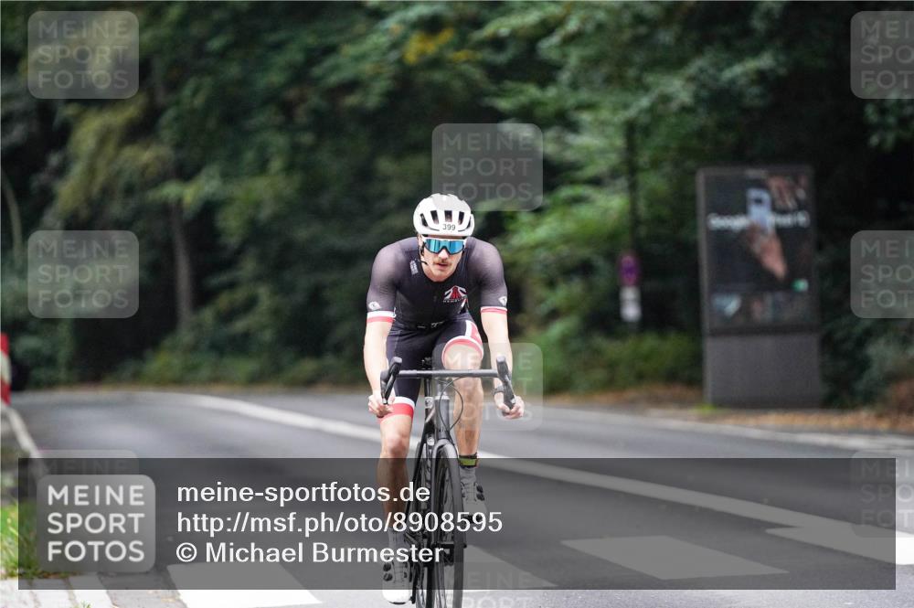 14.09.2025 - Stadtparktriathlon Michael Burmester http://msf.ph/oto/8908595 14.09.2025 09:37:56 Radfahren 399, 434 meine-sportfotos.de