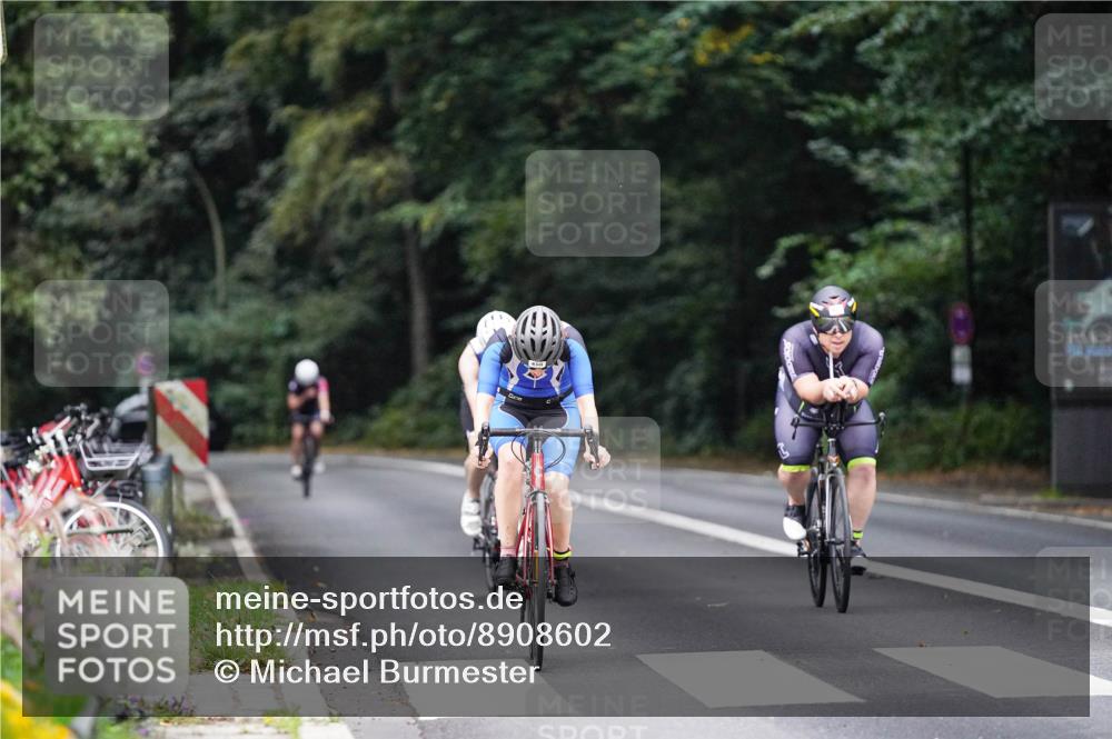 14.09.2025 - Stadtparktriathlon Michael Burmester http://msf.ph/oto/8908602 14.09.2025 09:38:17 Radfahren 391, 421, 453, 458 meine-sportfotos.de