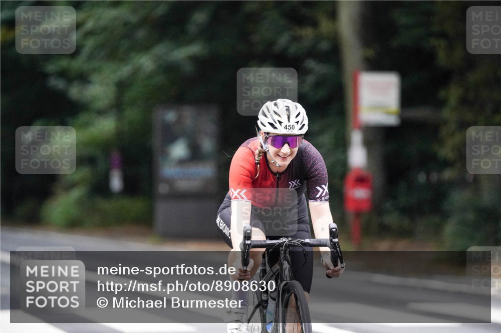 14.09.2025 - Stadtparktriathlon Michael Burmester http://msf.ph/oto/8908630 14.09.2025 09:38:34 Radfahren 450, 474 meine-sportfotos.de