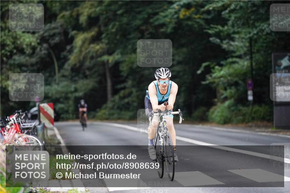 14.09.2025 - Stadtparktriathlon Michael Burmester http://msf.ph/oto/8908639 14.09.2025 09:38:44 Radfahren 474, 493 meine-sportfotos.de