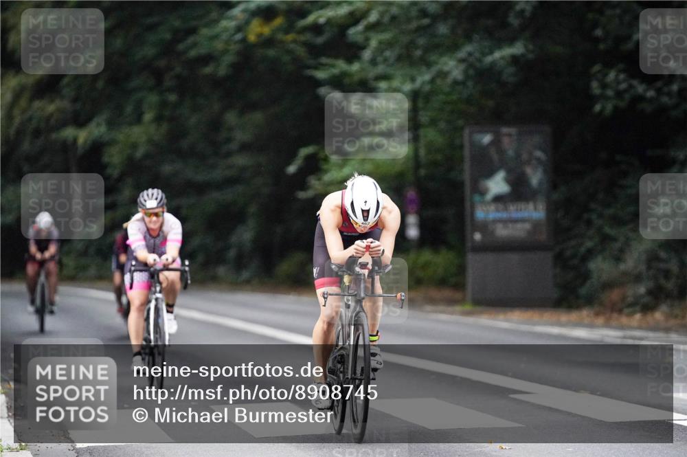 14.09.2025 - Stadtparktriathlon Michael Burmester http://msf.ph/oto/8908745 14.09.2025 09:42:15 Radfahren 415, 438, 460, 462, 479, 497 meine-sportfotos.de