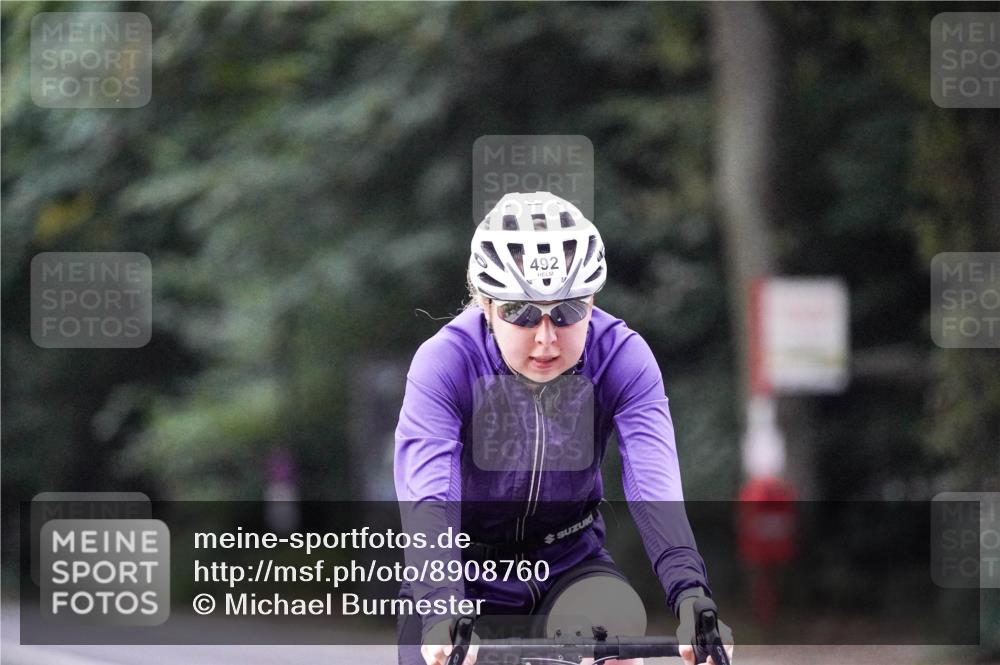 14.09.2025 - Stadtparktriathlon Michael Burmester http://msf.ph/oto/8908760 14.09.2025 09:42:32 Radfahren 487, 492 meine-sportfotos.de