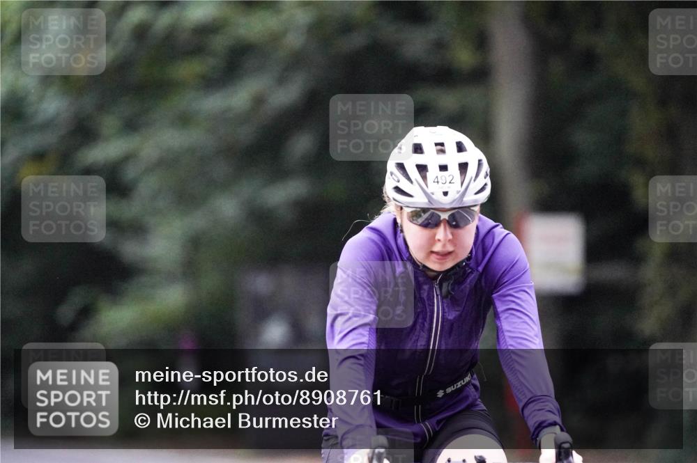 14.09.2025 - Stadtparktriathlon Michael Burmester http://msf.ph/oto/8908761 14.09.2025 09:42:32 Radfahren 487, 492 meine-sportfotos.de