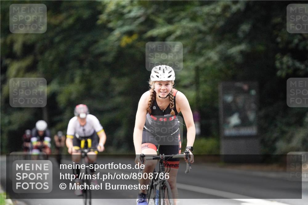 14.09.2025 - Stadtparktriathlon Michael Burmester http://msf.ph/oto/8908766 14.09.2025 09:42:41 Radfahren 445, 463, 466, 477, 478, 487, 506 meine-sportfotos.de