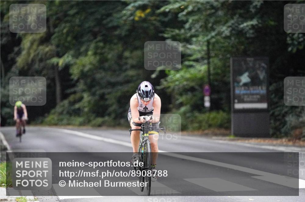 14.09.2025 - Stadtparktriathlon Michael Burmester http://msf.ph/oto/8908788 14.09.2025 09:43:42 Radfahren 467, 494, 505 meine-sportfotos.de