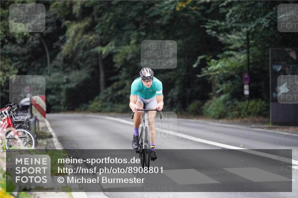14.09.2025 - Stadtparktriathlon Michael Burmester http://msf.ph/oto/8908801 14.09.2025 09:46:16 Radfahren 574 meine-sportfotos.de