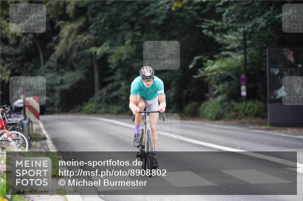 14.09.2025 - Stadtparktriathlon Michael Burmester http://msf.ph/oto/8908802 14.09.2025 09:46:16 Radfahren 574 meine-sportfotos.de