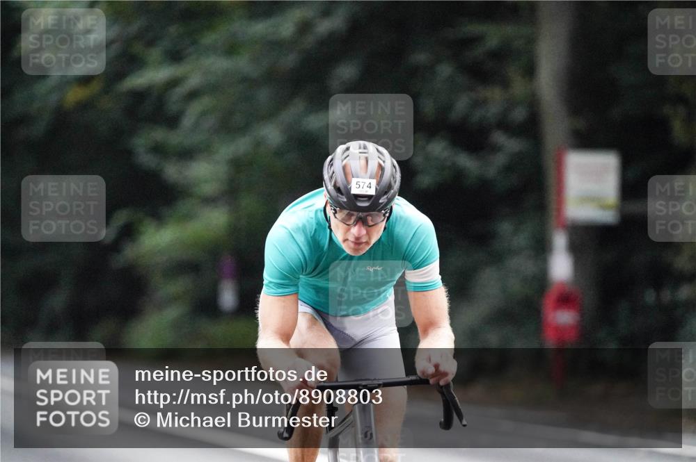 14.09.2025 - Stadtparktriathlon Michael Burmester http://msf.ph/oto/8908803 14.09.2025 09:46:17 Radfahren 574 meine-sportfotos.de