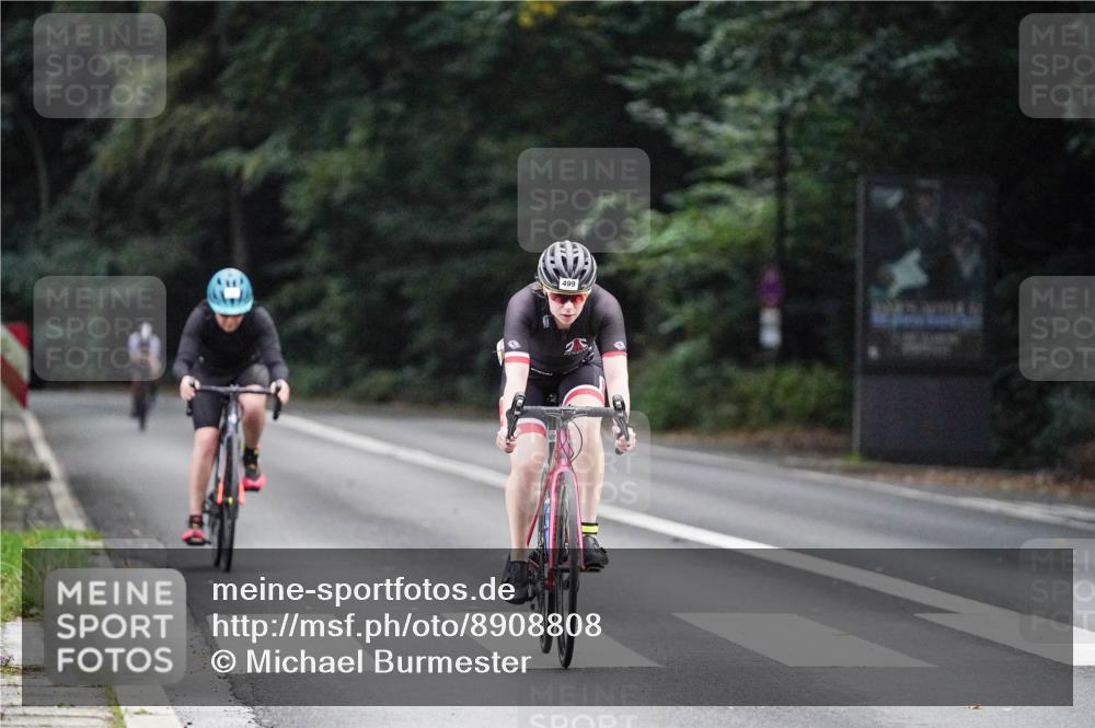 14.09.2025 - Stadtparktriathlon Michael Burmester http://msf.ph/oto/8908808 14.09.2025 09:46:41 Radfahren 382, 458, 468, 471, 499 meine-sportfotos.de
