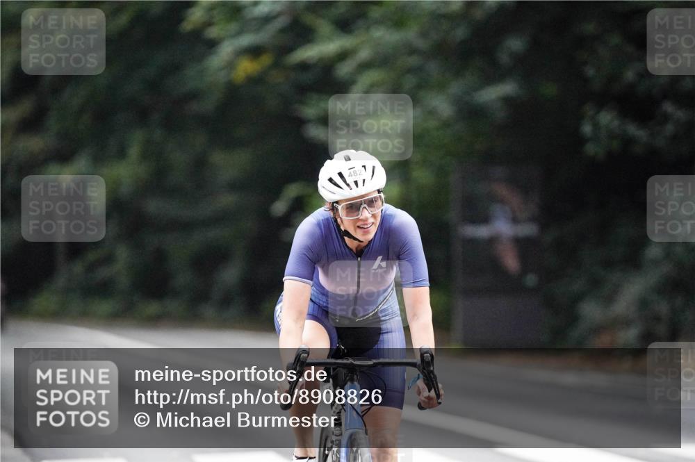 14.09.2025 - Stadtparktriathlon Michael Burmester http://msf.ph/oto/8908826 14.09.2025 09:47:15 Radfahren 450, 464, 482 meine-sportfotos.de