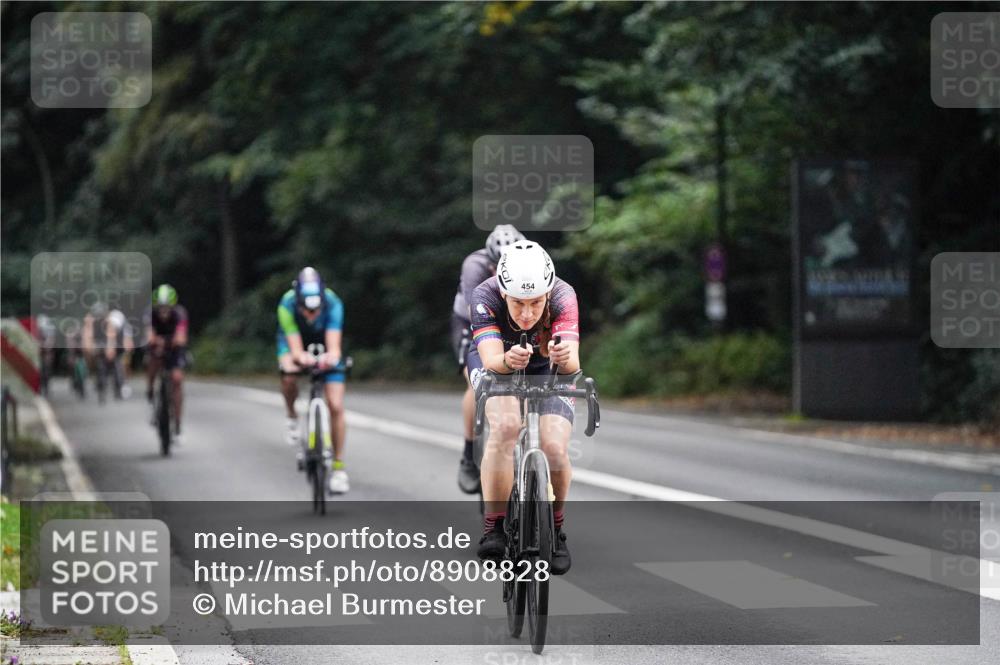 14.09.2025 - Stadtparktriathlon Michael Burmester http://msf.ph/oto/8908828 14.09.2025 09:47:24 Radfahren 443, 447, 454, 486, 575 meine-sportfotos.de