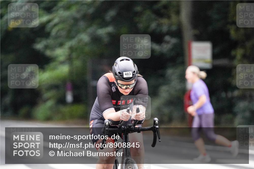 14.09.2025 - Stadtparktriathlon Michael Burmester http://msf.ph/oto/8908845 14.09.2025 09:47:45 Radfahren 483, 488 meine-sportfotos.de