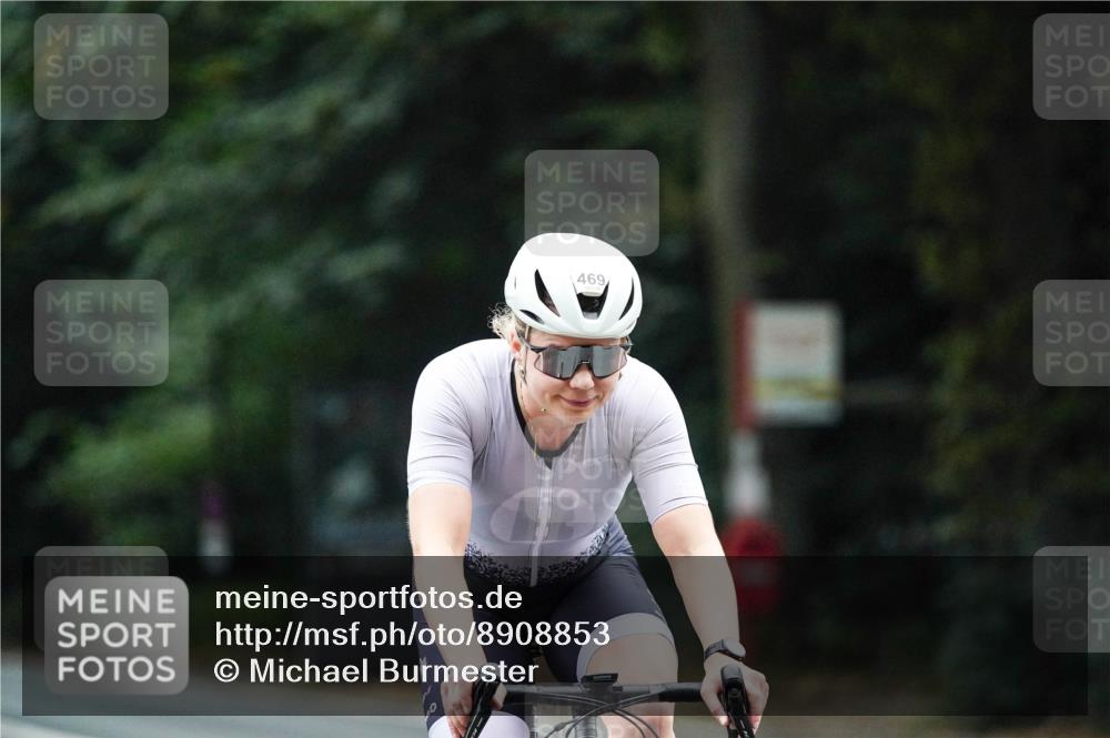 14.09.2025 - Stadtparktriathlon Michael Burmester http://msf.ph/oto/8908853 14.09.2025 09:48:03 Radfahren 442, 455, 469 meine-sportfotos.de