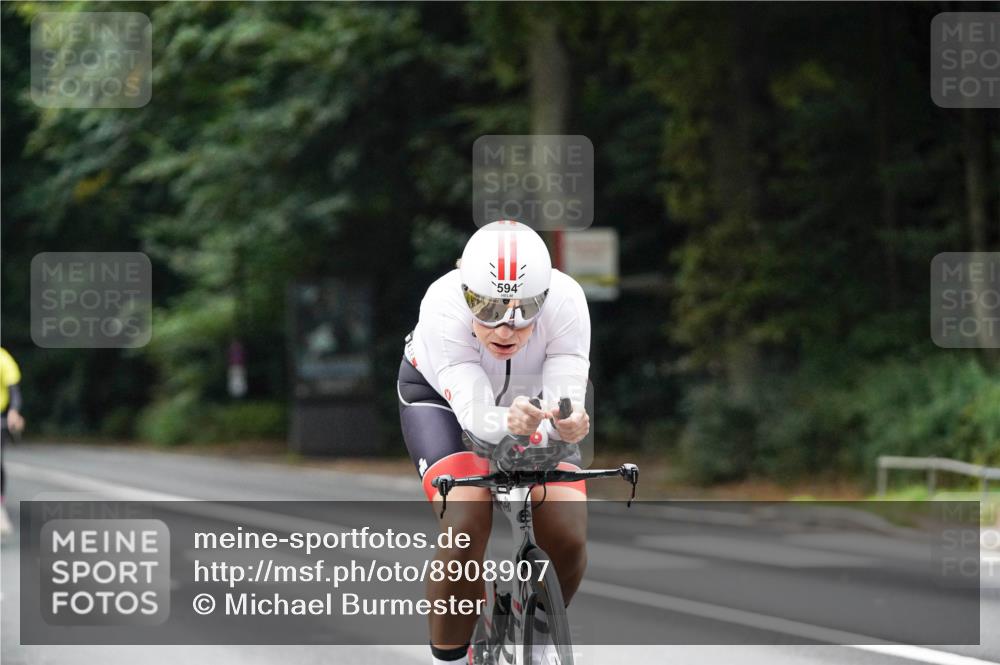 14.09.2025 - Stadtparktriathlon Michael Burmester http://msf.ph/oto/8908907 14.09.2025 09:50:51 Radfahren 498, 563, 594, 604, 610 meine-sportfotos.de