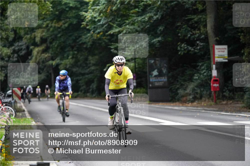 14.09.2025 - Stadtparktriathlon Michael Burmester http://msf.ph/oto/8908909 14.09.2025 09:50:52 Radfahren 498, 563, 594, 604, 610 meine-sportfotos.de