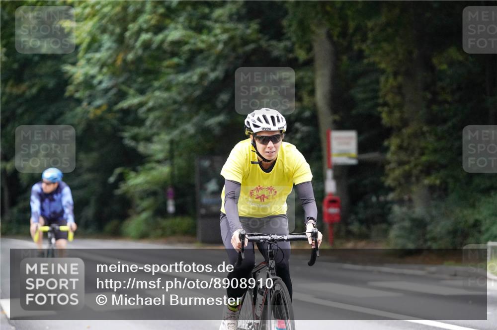 14.09.2025 - Stadtparktriathlon Michael Burmester http://msf.ph/oto/8908910 14.09.2025 09:50:53 Radfahren 498, 563, 594, 604, 610 meine-sportfotos.de