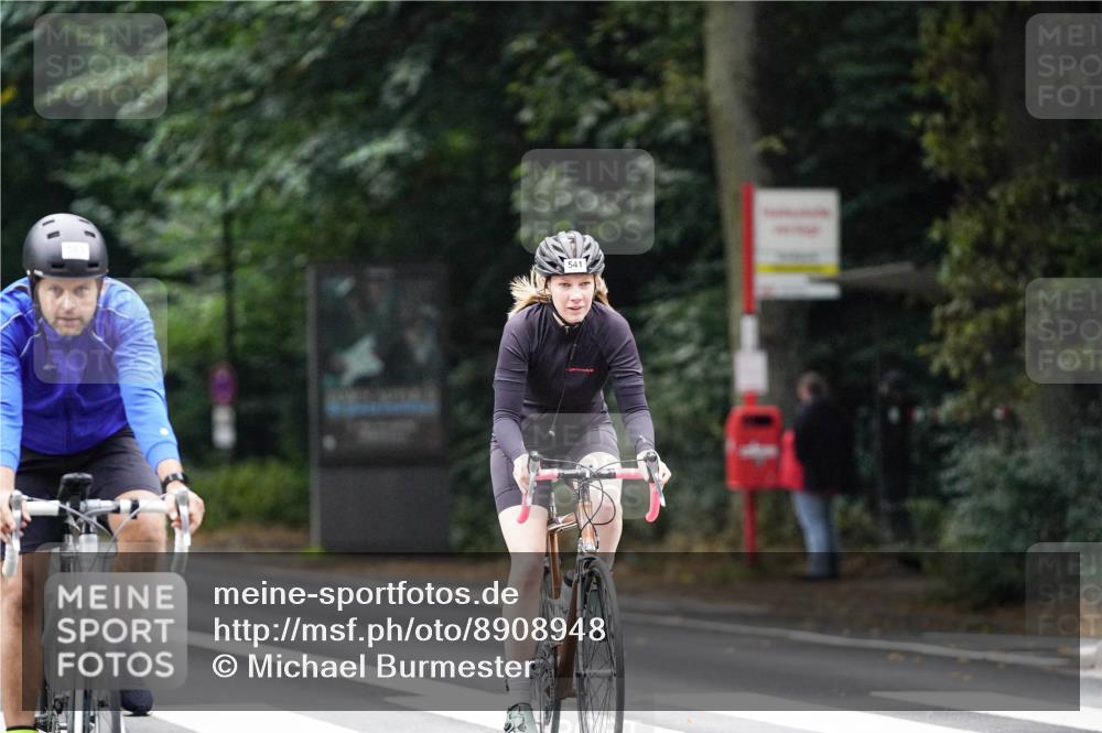 14.09.2025 - Stadtparktriathlon Michael Burmester http://msf.ph/oto/8908948 14.09.2025 09:52:02 Radfahren 456, 541, 583 meine-sportfotos.de