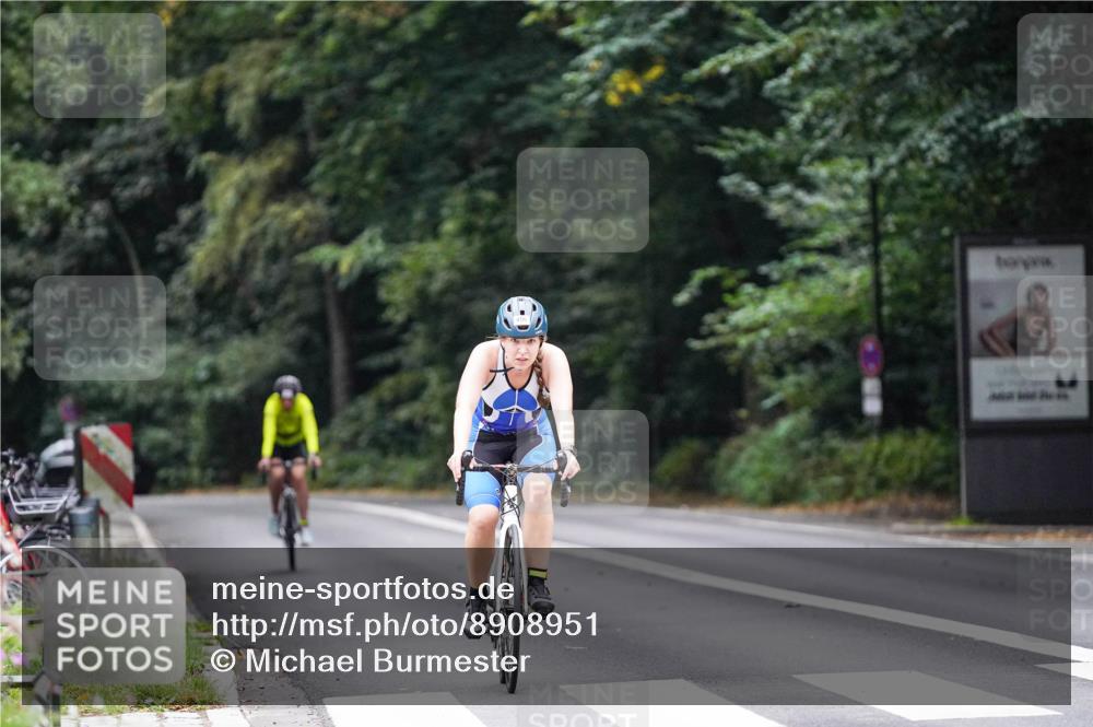 14.09.2025 - Stadtparktriathlon Michael Burmester http://msf.ph/oto/8908951 14.09.2025 09:52:07 Radfahren 456, 494, 541, 583 meine-sportfotos.de