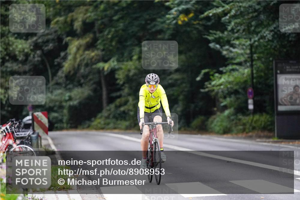 14.09.2025 - Stadtparktriathlon Michael Burmester http://msf.ph/oto/8908953 14.09.2025 09:52:10 Radfahren 456, 494 meine-sportfotos.de