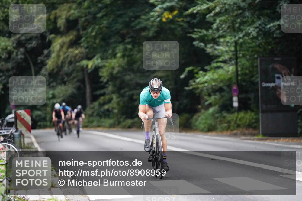 14.09.2025 - Stadtparktriathlon Michael Burmester http://msf.ph/oto/8908959 14.09.2025 09:52:22 Radfahren 448, 549, 574, 617 meine-sportfotos.de