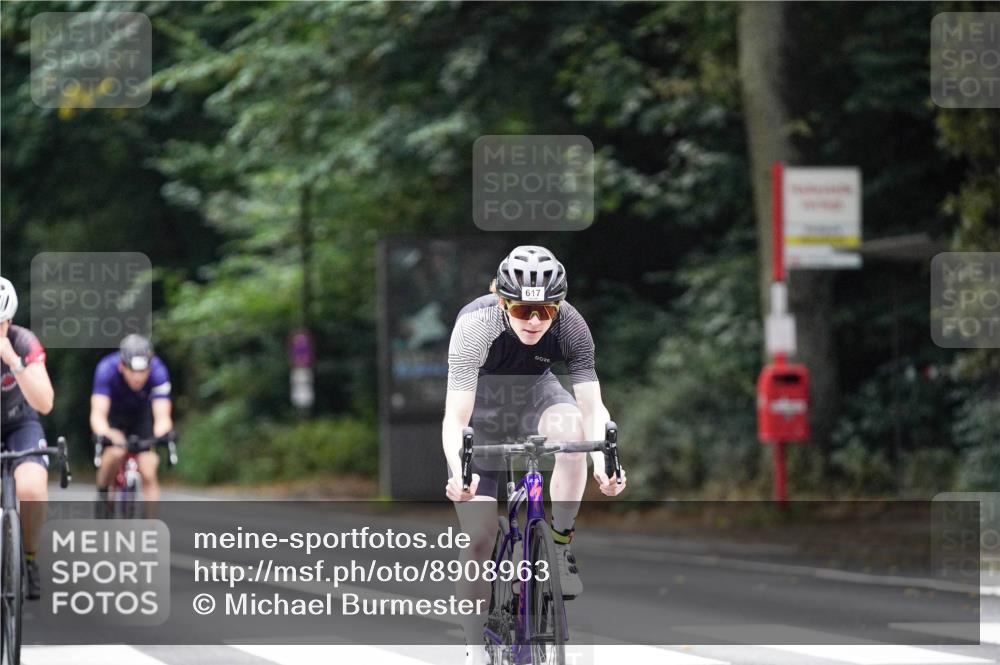 14.09.2025 - Stadtparktriathlon Michael Burmester http://msf.ph/oto/8908963 14.09.2025 09:52:28 Radfahren 448, 549, 574, 608, 617 meine-sportfotos.de
