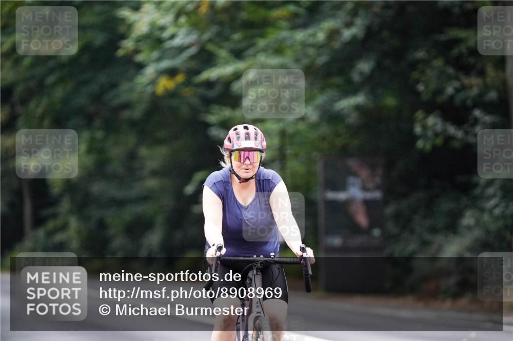 14.09.2025 - Stadtparktriathlon Michael Burmester http://msf.ph/oto/8908969 14.09.2025 09:52:46 Radfahren 596 meine-sportfotos.de