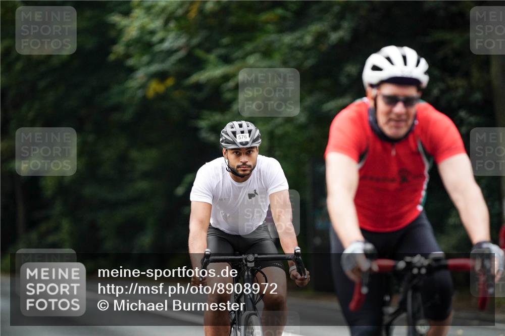 14.09.2025 - Stadtparktriathlon Michael Burmester http://msf.ph/oto/8908972 14.09.2025 09:52:56 Radfahren 556, 576 meine-sportfotos.de