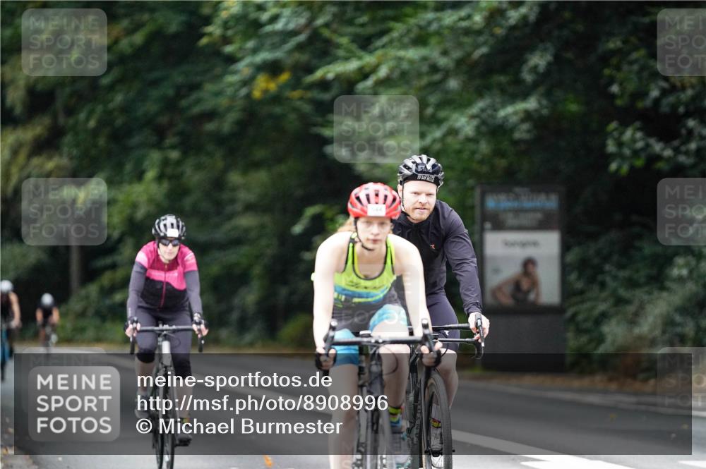 14.09.2025 - Stadtparktriathlon Michael Burmester http://msf.ph/oto/8908996 14.09.2025 09:53:34 Radfahren 500, 524, 529, 544, 585 meine-sportfotos.de