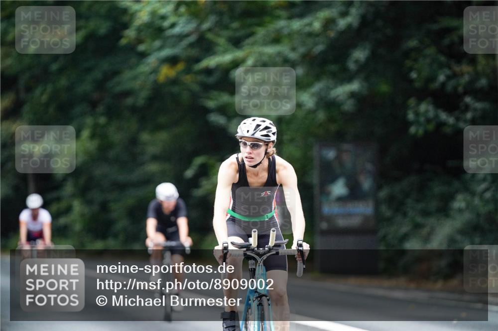14.09.2025 - Stadtparktriathlon Michael Burmester http://msf.ph/oto/8909002 14.09.2025 09:53:40 Radfahren 500, 523, 524, 529, 544, 585 meine-sportfotos.de
