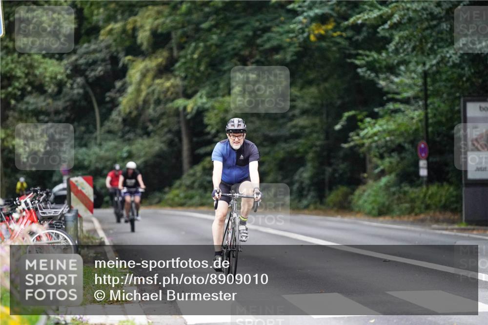 14.09.2025 - Stadtparktriathlon Michael Burmester http://msf.ph/oto/8909010 14.09.2025 09:53:56 Radfahren 587 meine-sportfotos.de
