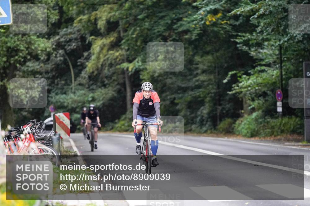 14.09.2025 - Stadtparktriathlon Michael Burmester http://msf.ph/oto/8909039 14.09.2025 09:54:44 Radfahren 514, 525, 551, 561, 565, 567 meine-sportfotos.de