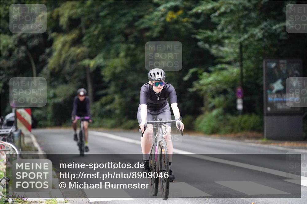 14.09.2025 - Stadtparktriathlon Michael Burmester http://msf.ph/oto/8909046 14.09.2025 09:54:50 Radfahren 561, 567, 595 meine-sportfotos.de