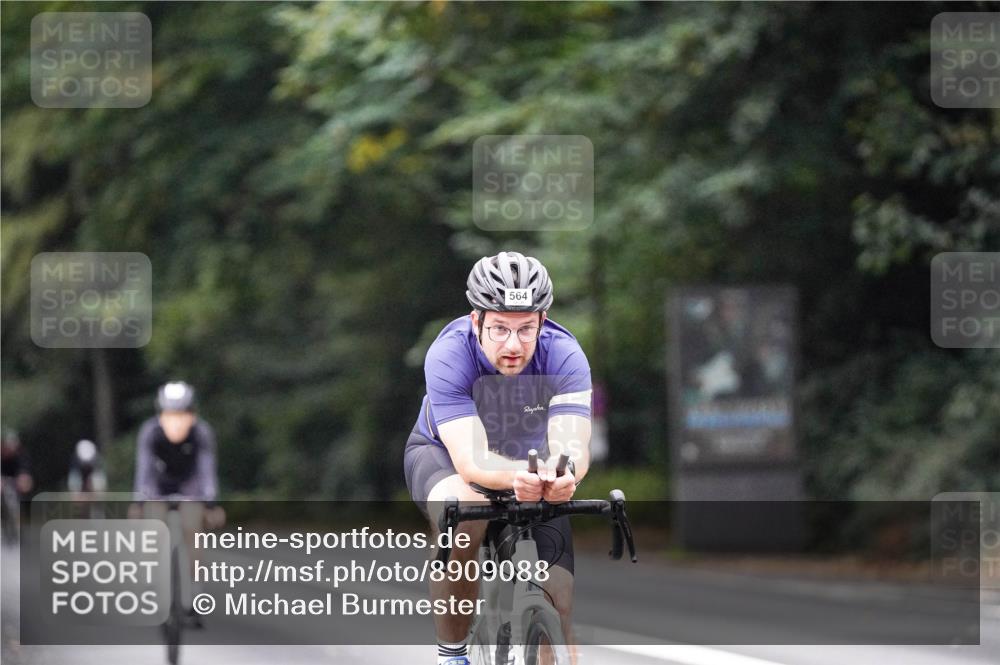 14.09.2025 - Stadtparktriathlon Michael Burmester http://msf.ph/oto/8909088 14.09.2025 09:55:42 Radfahren 564, 589 meine-sportfotos.de